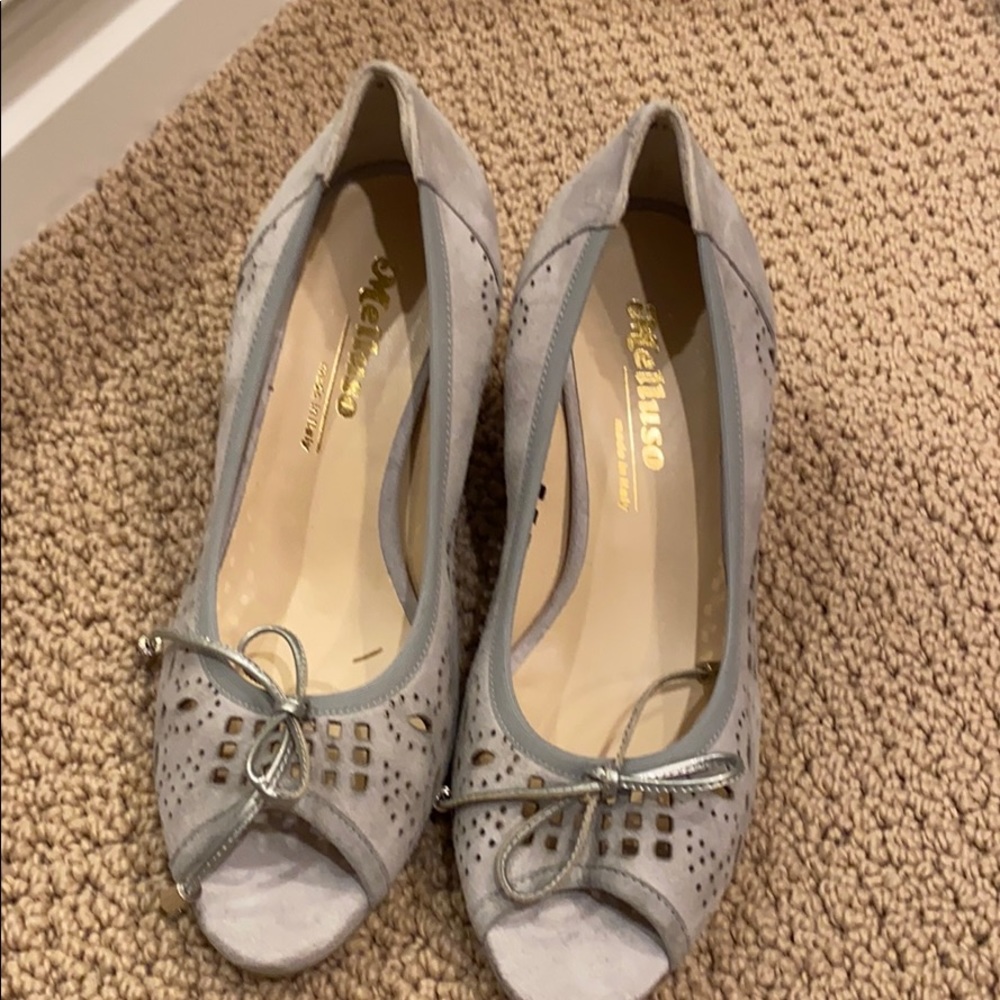 Suede melluso peep toe pump